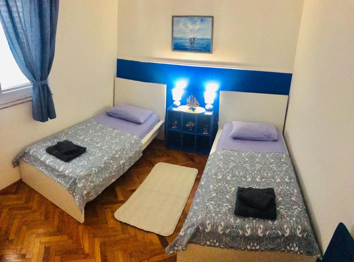 Lumar Holidays And Apartments Preko Kültér fotó