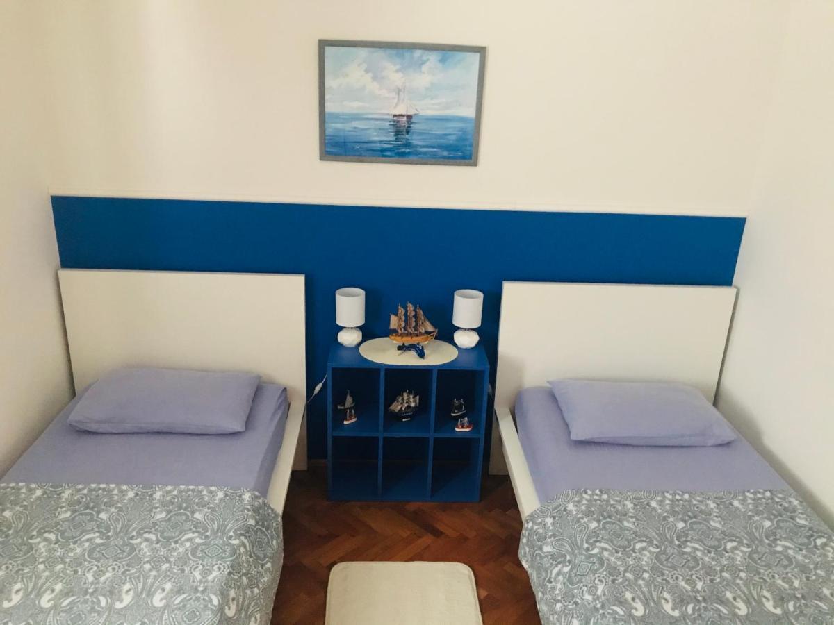 Lumar Holidays And Apartments Preko Kültér fotó