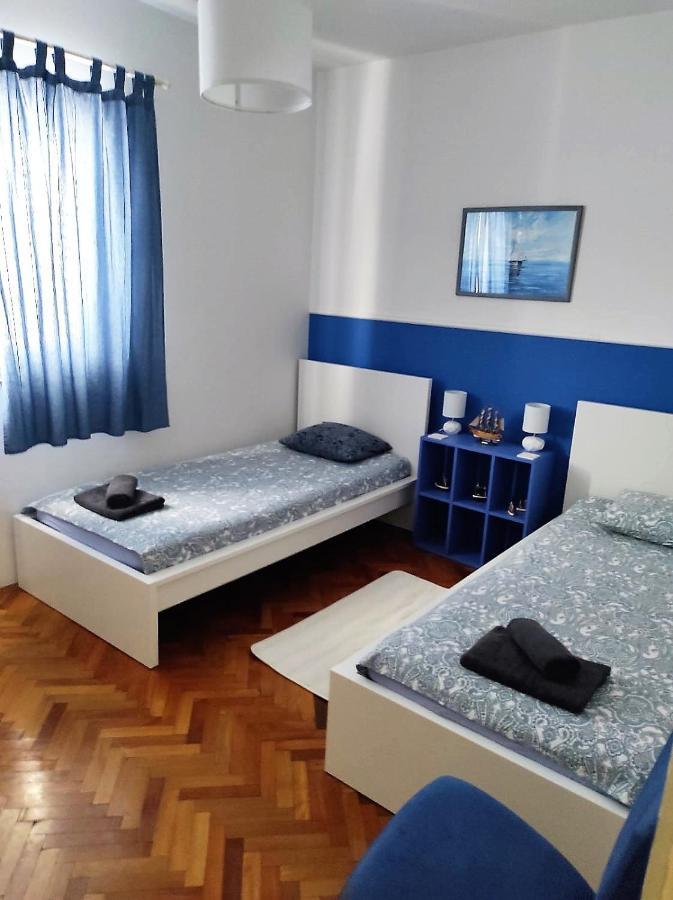 Lumar Holidays And Apartments Preko Kültér fotó