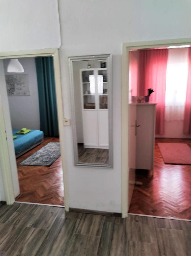 Lumar Holidays And Apartments Preko Kültér fotó