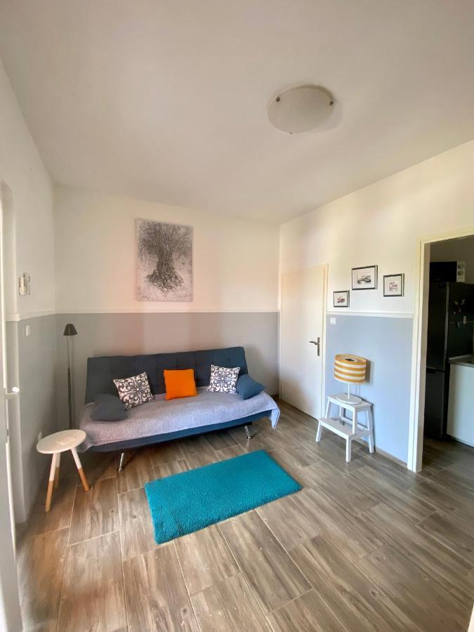 Lumar Holidays And Apartments Preko Kültér fotó