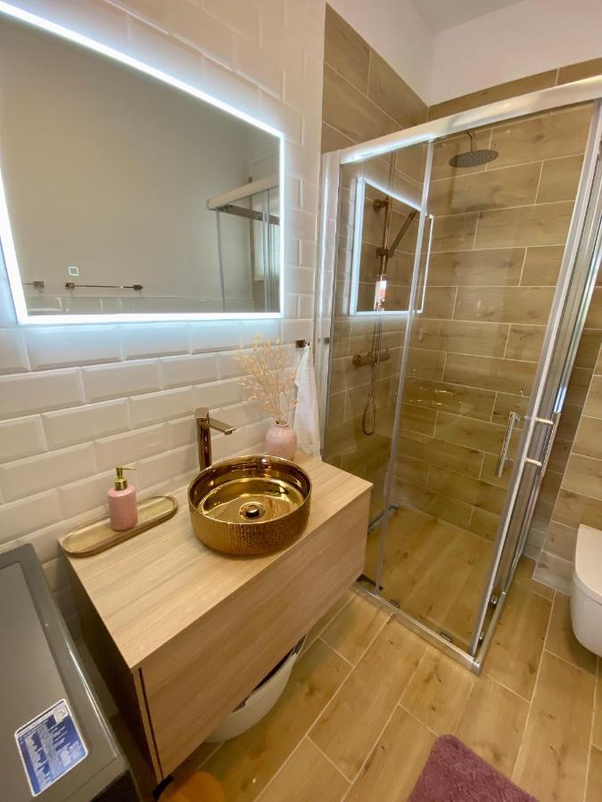 Lumar Holidays And Apartments Preko Kültér fotó