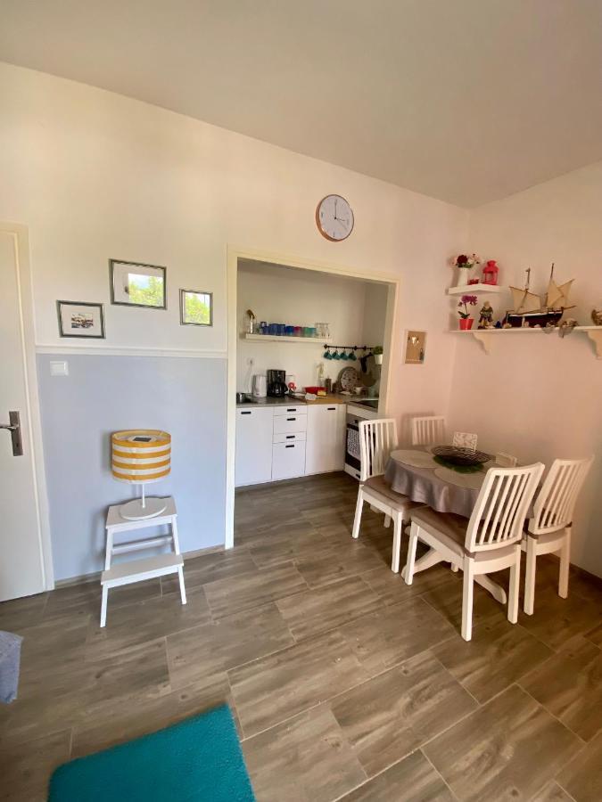 Lumar Holidays And Apartments Preko Kültér fotó